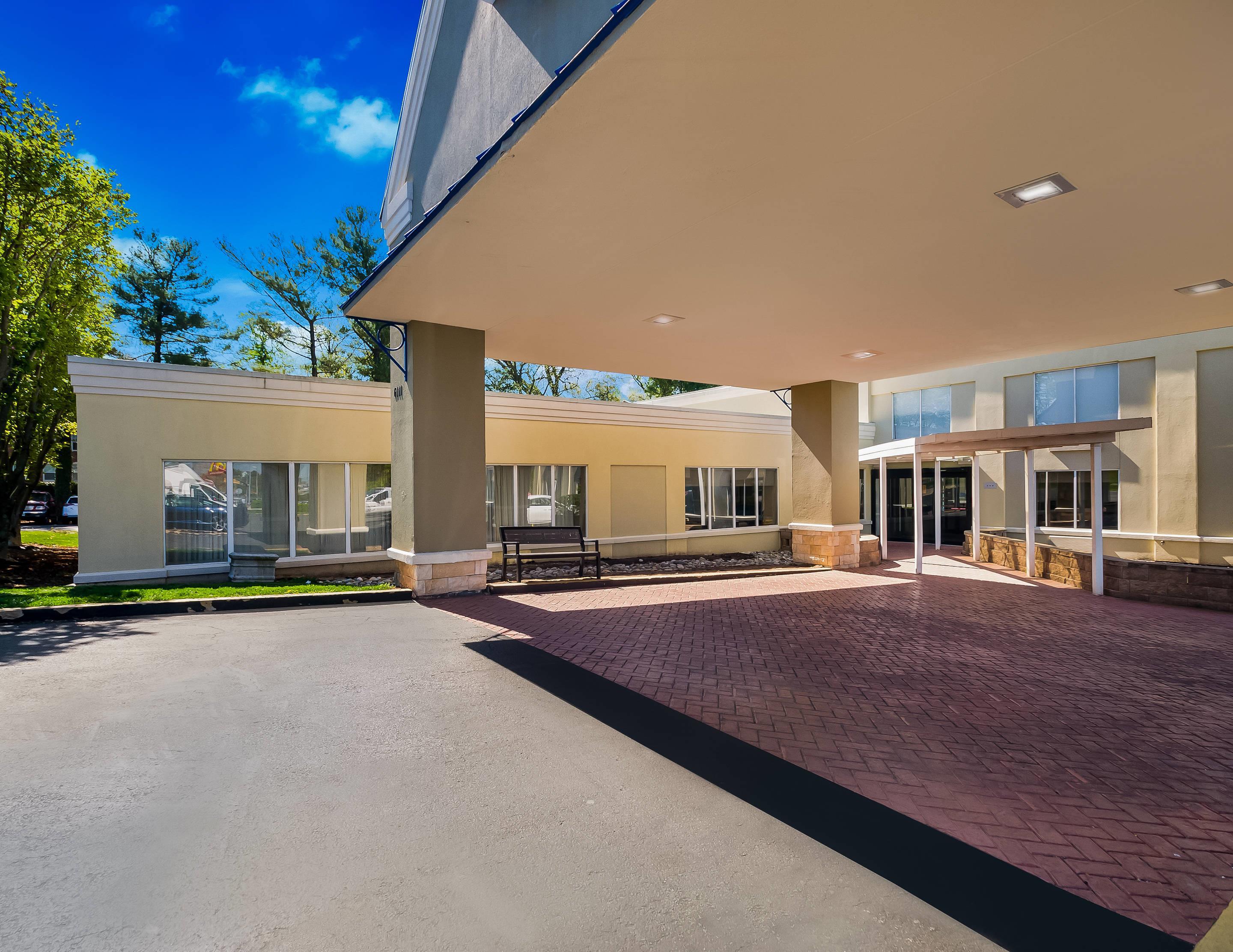 Hotel exterior | Comfort Inn Falls Church - Tysons Corner