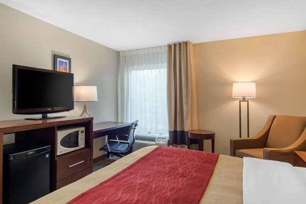  - Comfort Inn Chester - I-95, Exit 61A