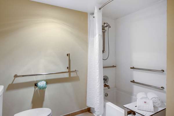  - Comfort Inn Chester - I-95, Exit 61A