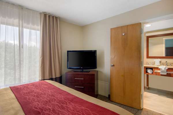 Suite - Comfort Inn Chester - I-95, Exit 61A