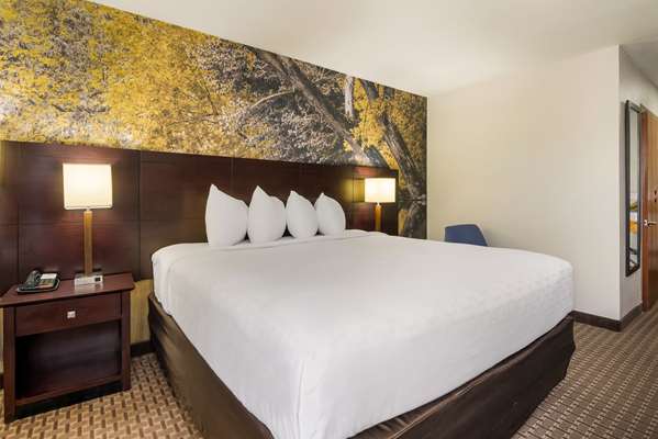  - Clarion Pointe Hotel Abingdon - I-81, Exit 14