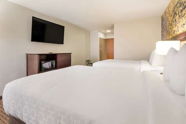 - Clarion Pointe Hotel Abingdon - I-81, Exit 14