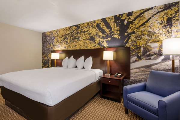  - Clarion Pointe Hotel Abingdon - I-81, Exit 14