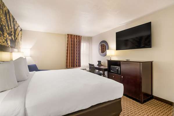  - Clarion Pointe Hotel Abingdon - I-81, Exit 14