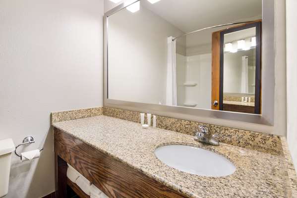  - Clarion Pointe Hotel Abingdon - I-81, Exit 14