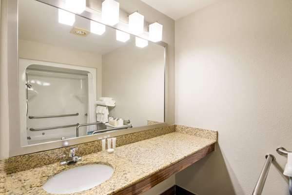  - Clarion Pointe Hotel Abingdon - I-81, Exit 14