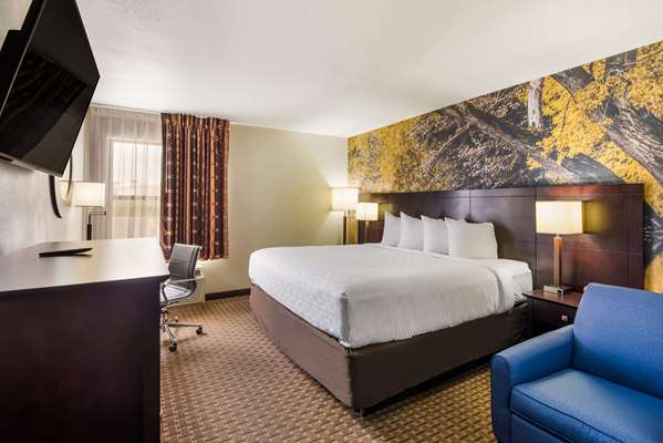  - Clarion Pointe Hotel Abingdon - I-81, Exit 14