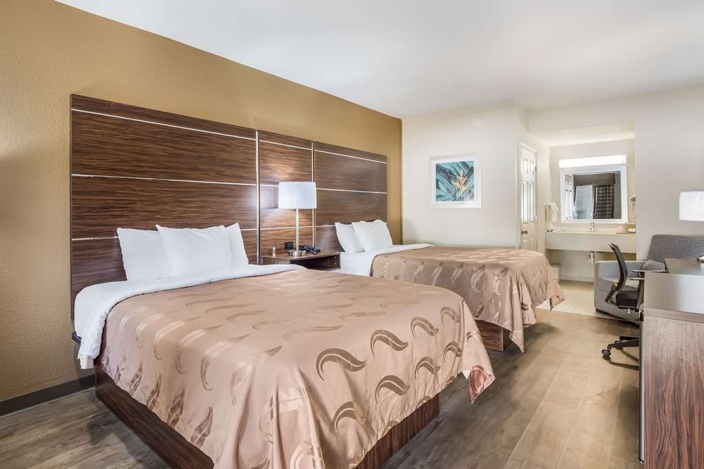 QUALITY INN AND SUITES SUFFOLK-guestroom-Guest Room,On-Site.jpg