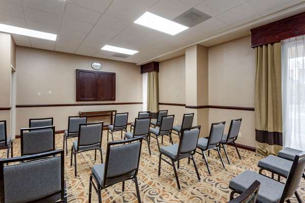  - Comfort Suites Chesapeake - I-64, Exit 289