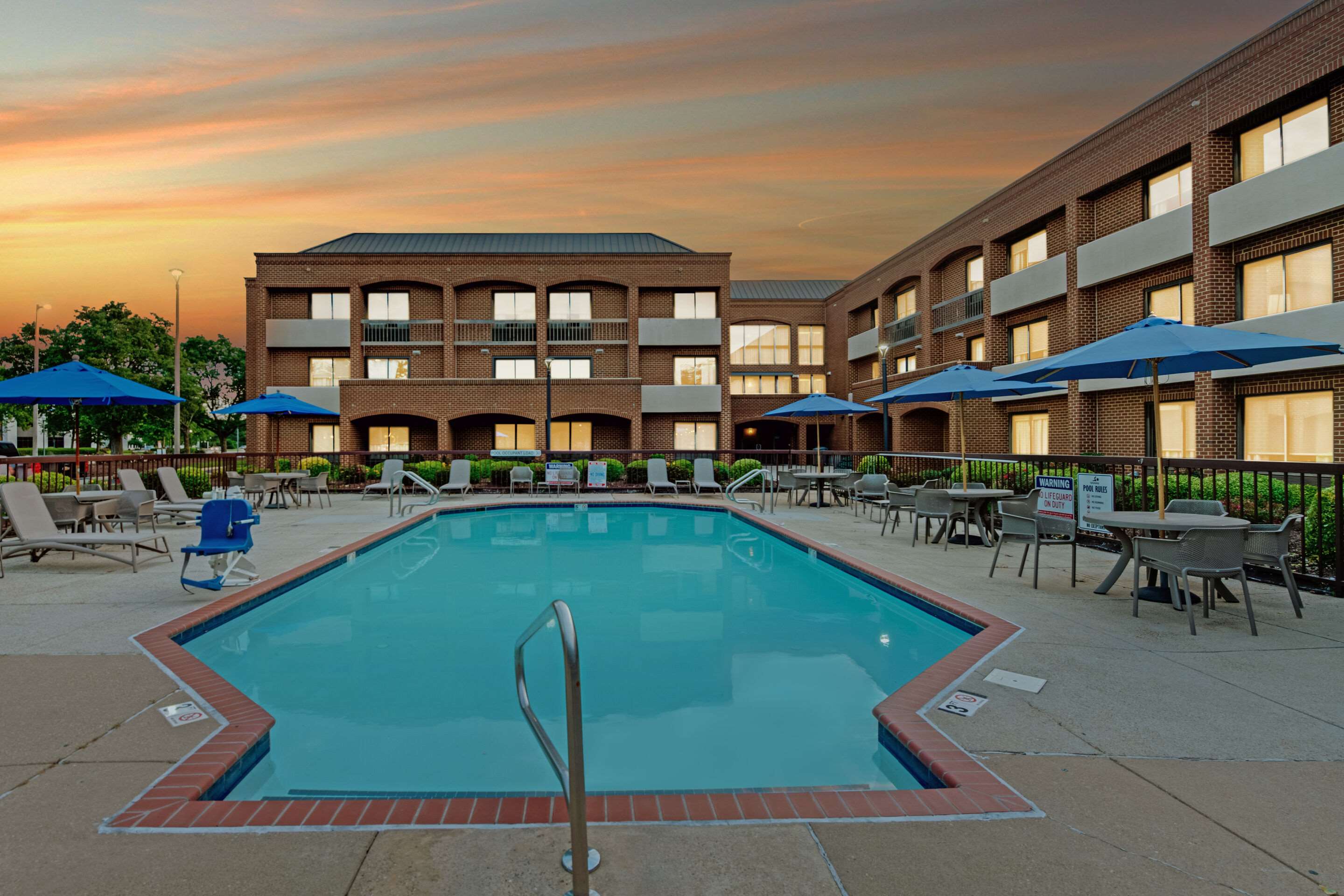Twilight | Comfort Suites Chesapeake - Norfolk