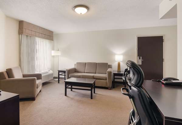 Suite - Sleep Inn Tanglewood Roanoke