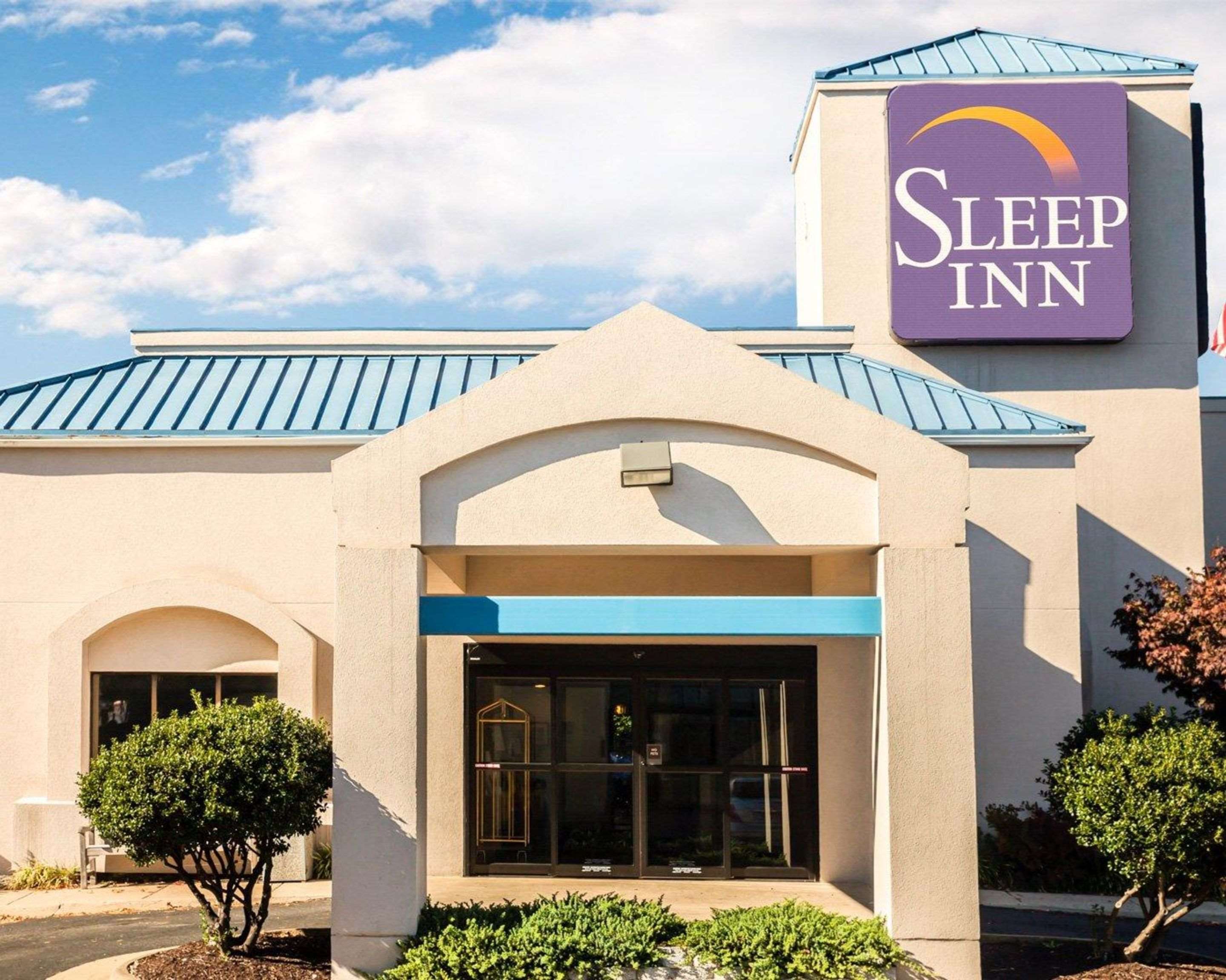 Hotel entrance | Sleep Inn