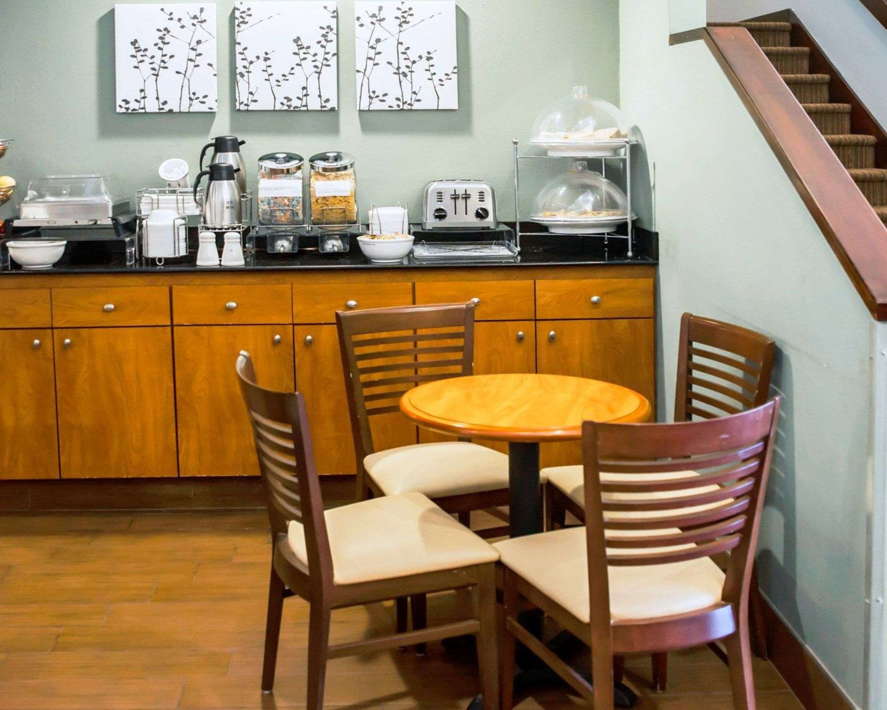 Breakfast area | Sleep Inn