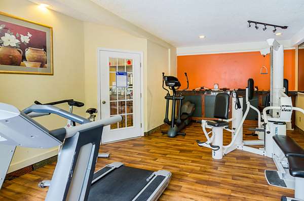Fitness/ Exercise Room - Quality Suites Altavista