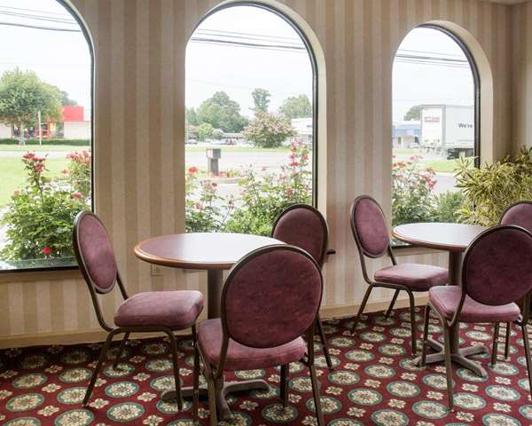 Amenities - Econo Lodge Chesapeake - I-464, Exit 2