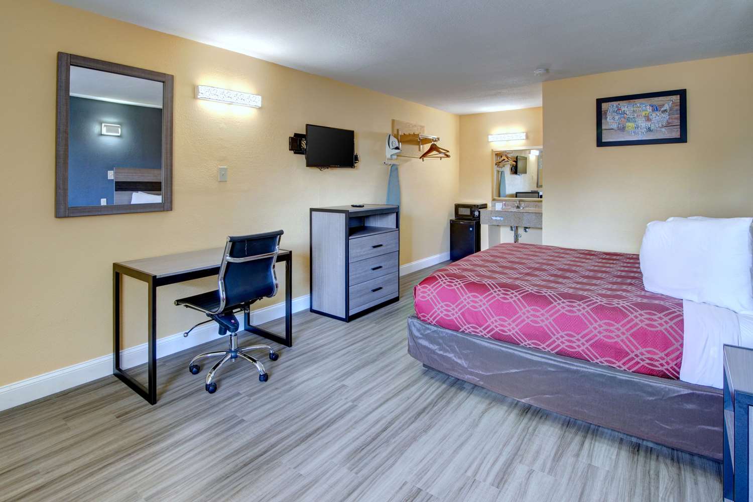 Econo Lodge Military Circle Norfolk, VA See Discounts