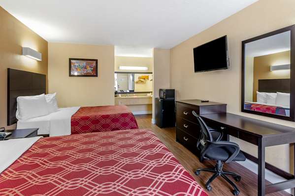  - Econo Lodge Roanoke - I-581, Exit 4