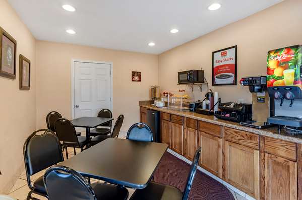 Amenities - Econo Lodge Roanoke - I-581, Exit 4