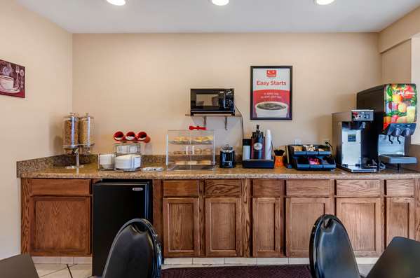 Amenities - Econo Lodge Roanoke - I-581, Exit 4