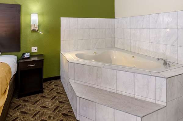  - Quality Inn Tanglewood Roanoke