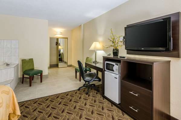  - Quality Inn Tanglewood Roanoke