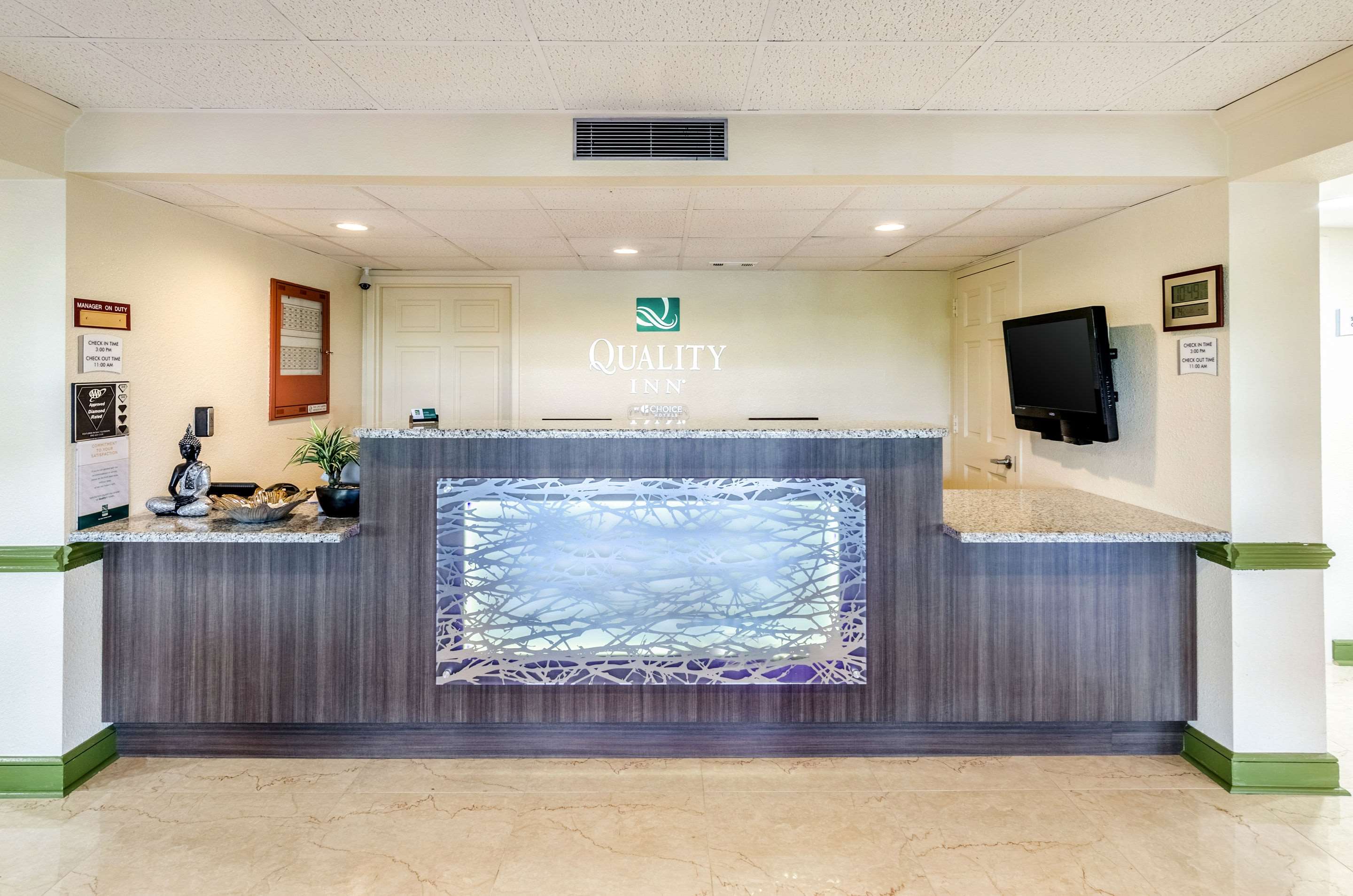 Front desk with friendly staff