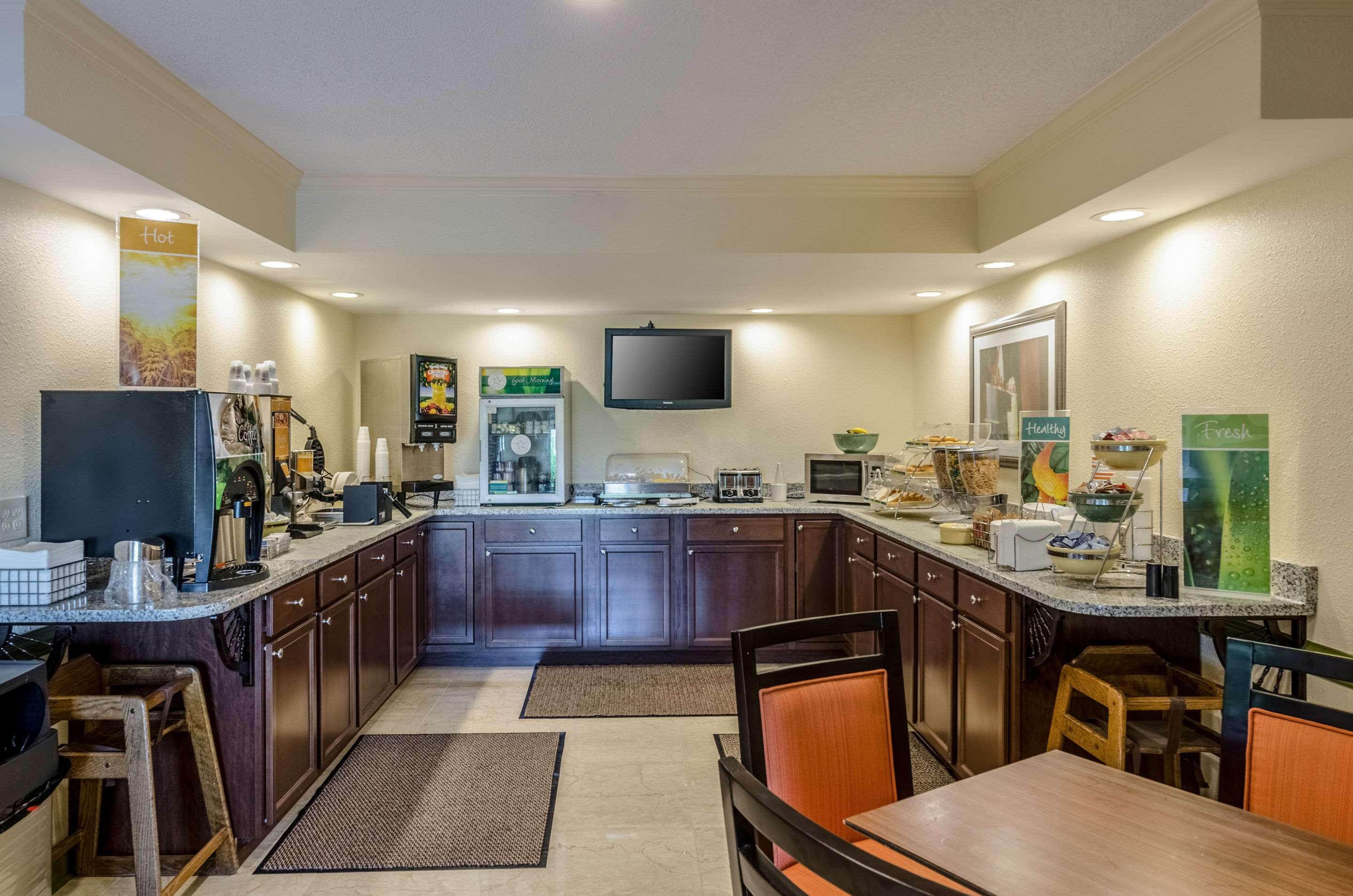 Breakfast area