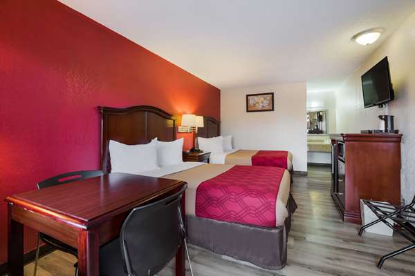  - Econo Lodge Parkway Williamsburg