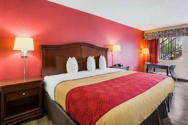  - Econo Lodge Parkway Williamsburg