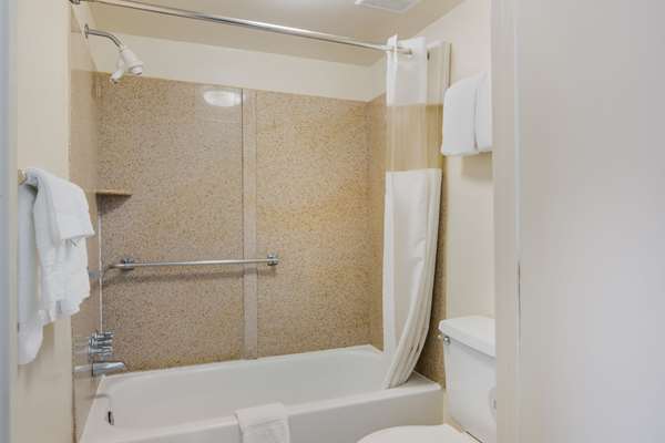  - Econo Lodge Parkway Williamsburg