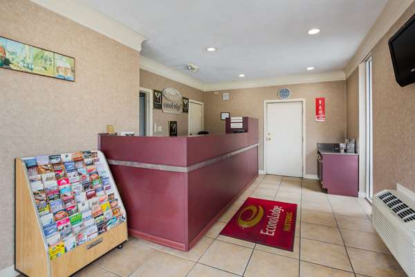  - Econo Lodge Parkway Williamsburg
