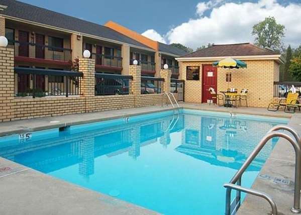 Pool - Quality Inn Wildwood Road Salem - I-81, Exit 137
