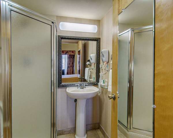 Suite - Quality Inn Wildwood Road Salem - I-81, Exit 137