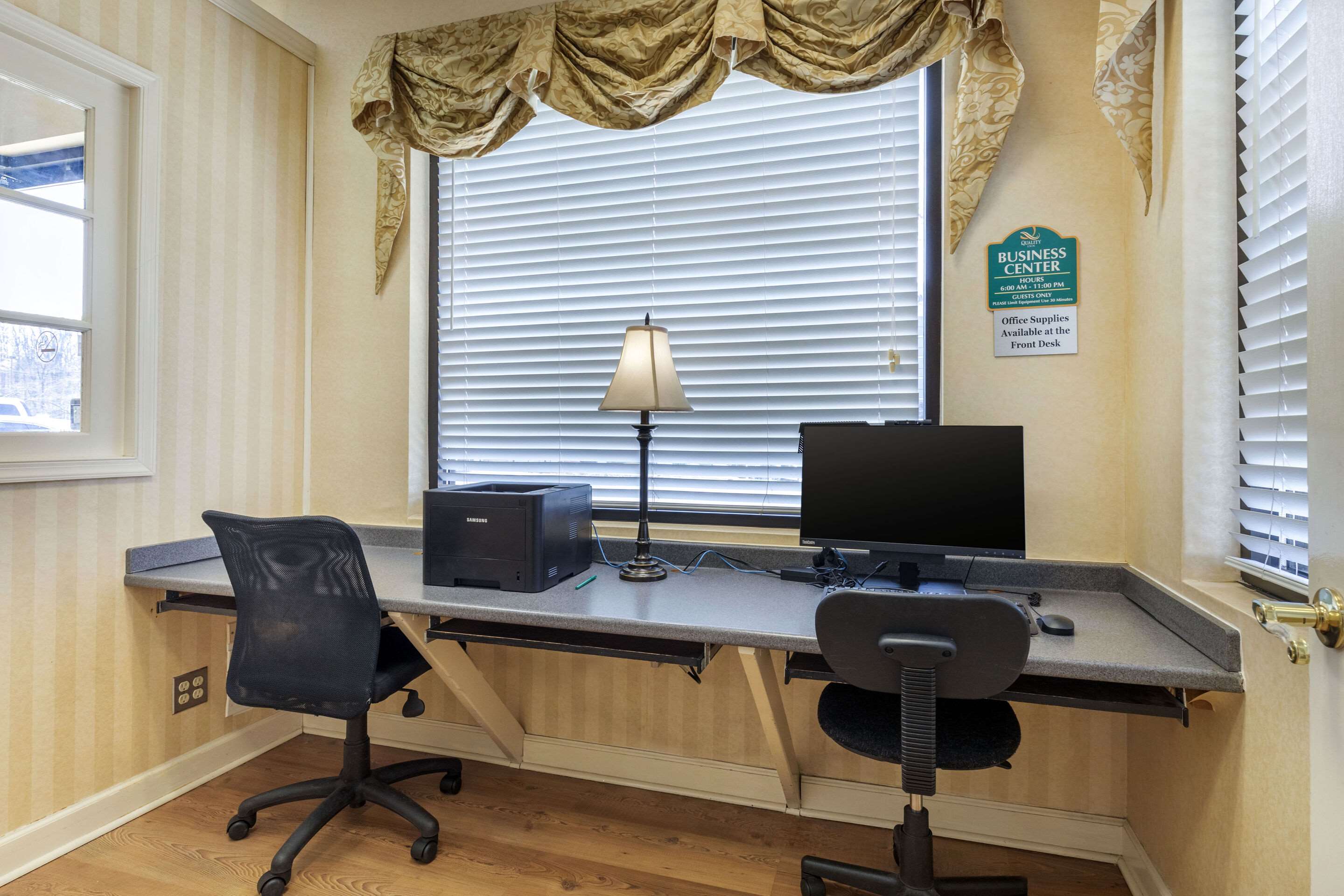 Computer in the lobby | Quality Inn Tysons Corner