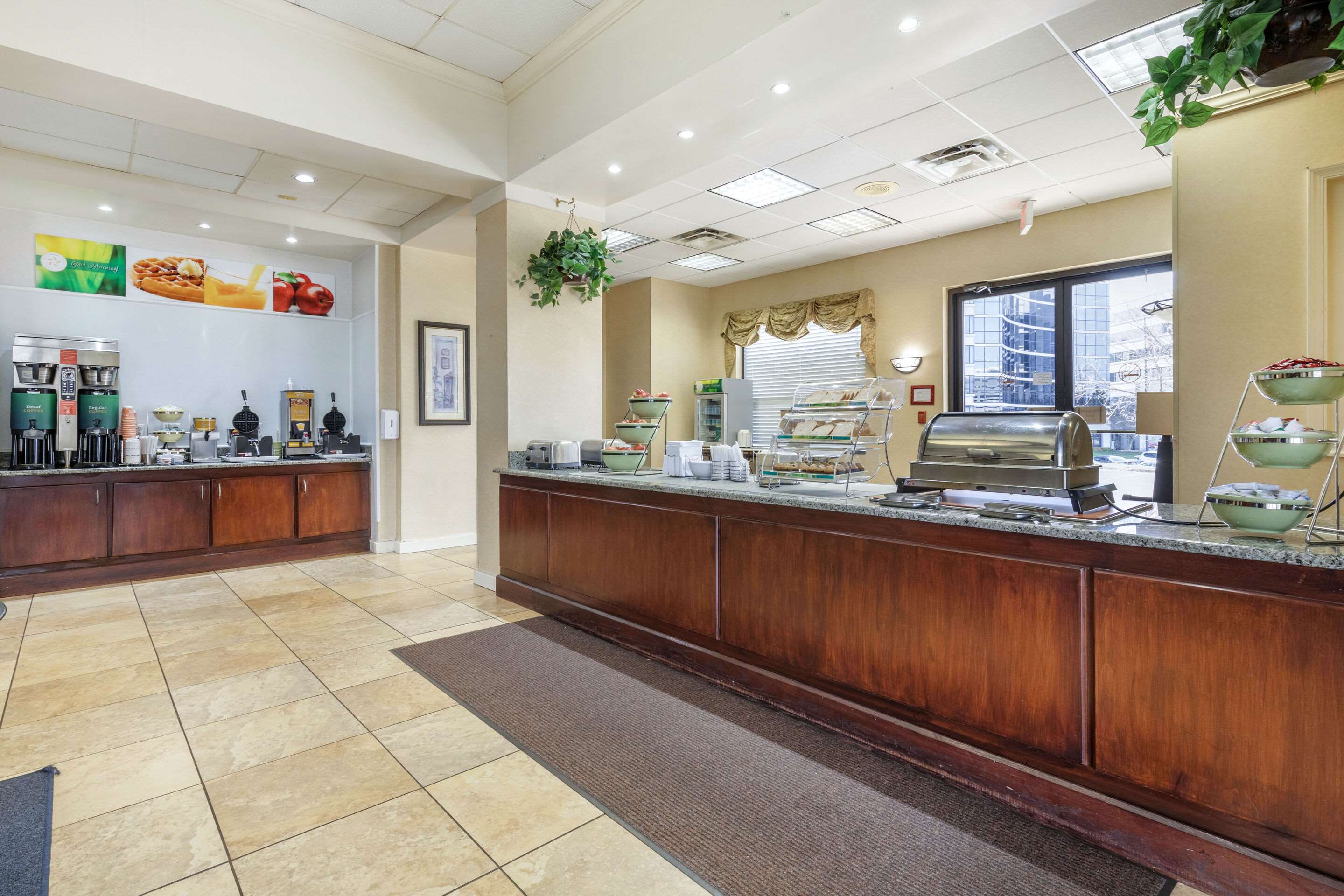 Breakfast area | Quality Inn Tysons Corner