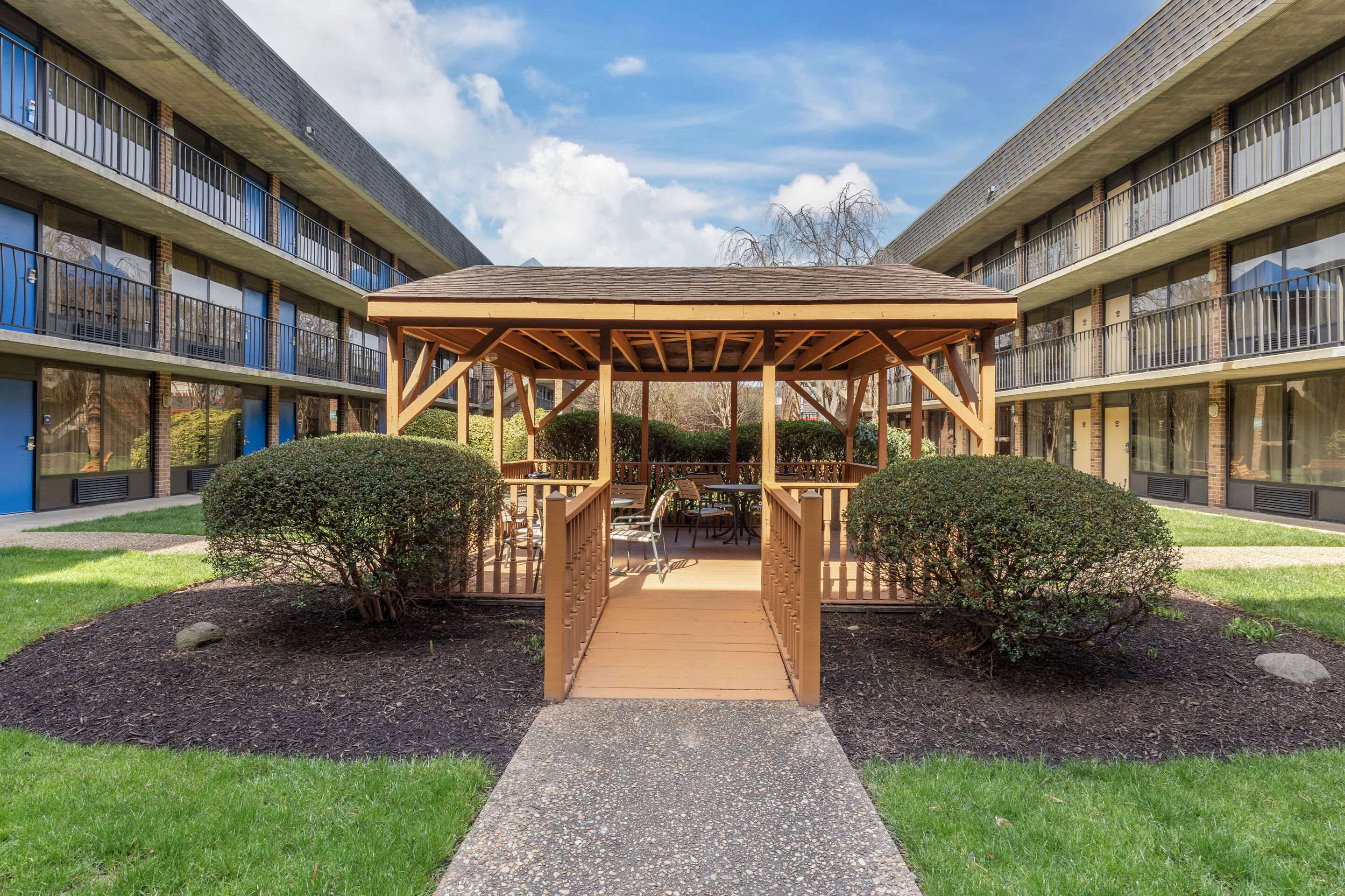 Gazebo | Quality Inn Tysons Corner