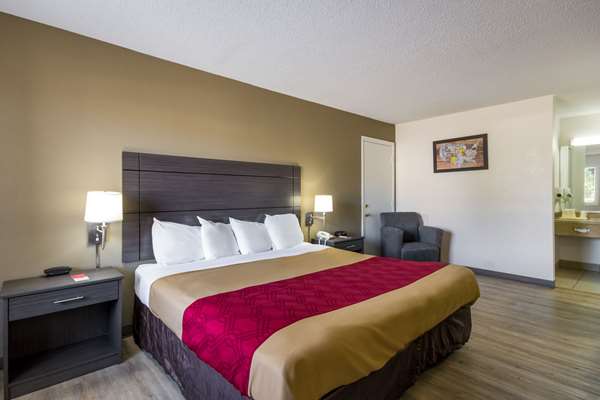  - Econo Lodge Little Creek Norfolk