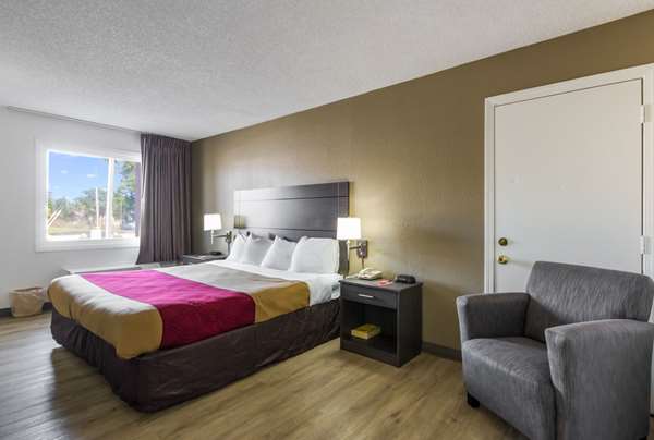  - Econo Lodge Little Creek Norfolk