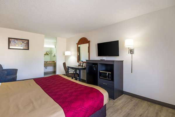  - Econo Lodge Little Creek Norfolk