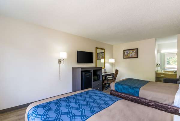  - Econo Lodge Little Creek Norfolk