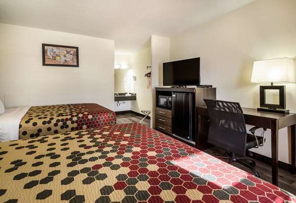  - Econo Lodge Glade Spring - I-81, Exit 29