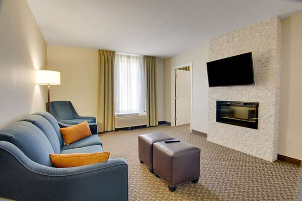 Suite - Comfort Inn Roanoke - I-581, Exit 3E