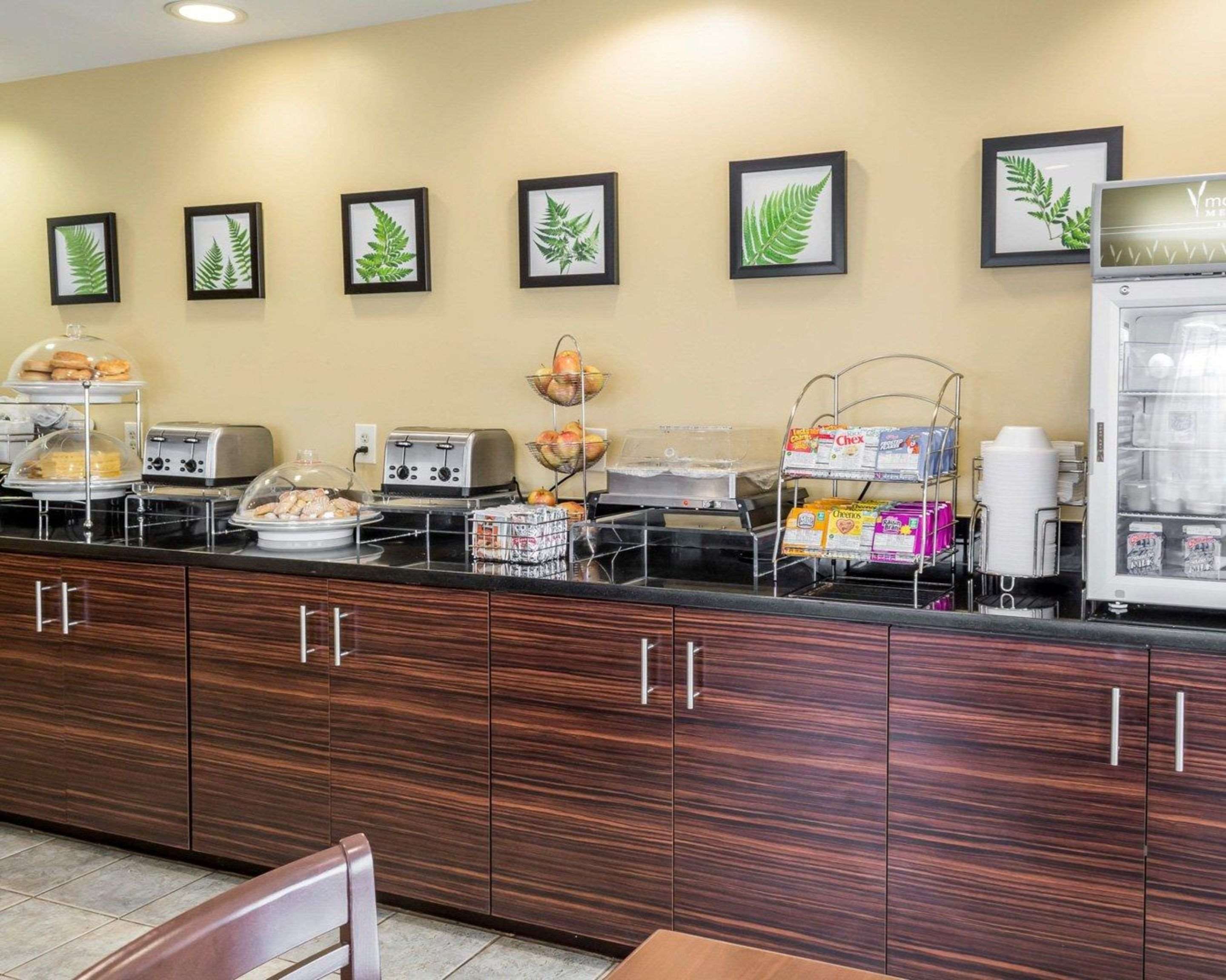 Breakfast counter