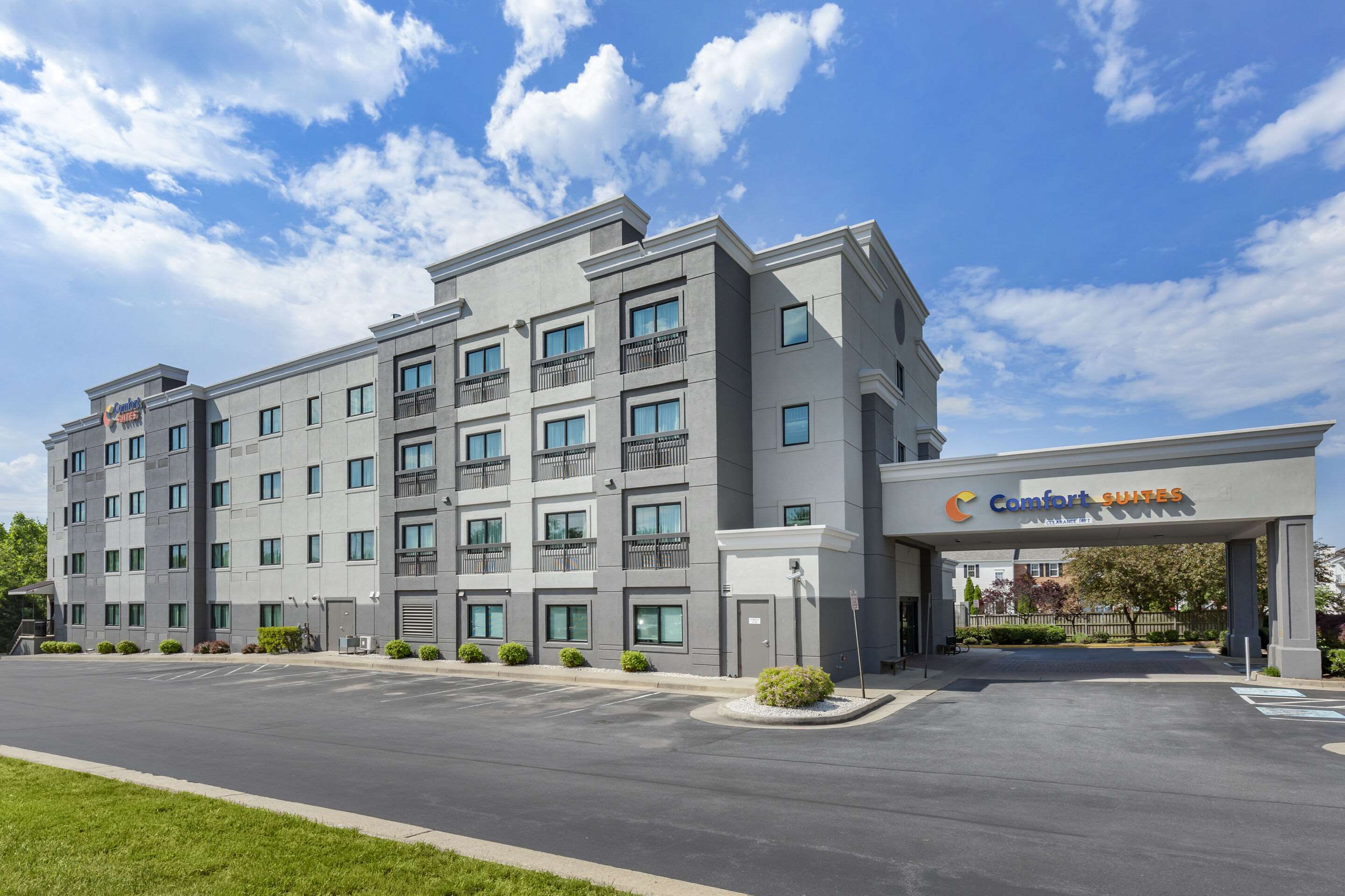 Hotel exterior | Comfort Suites Leesburg