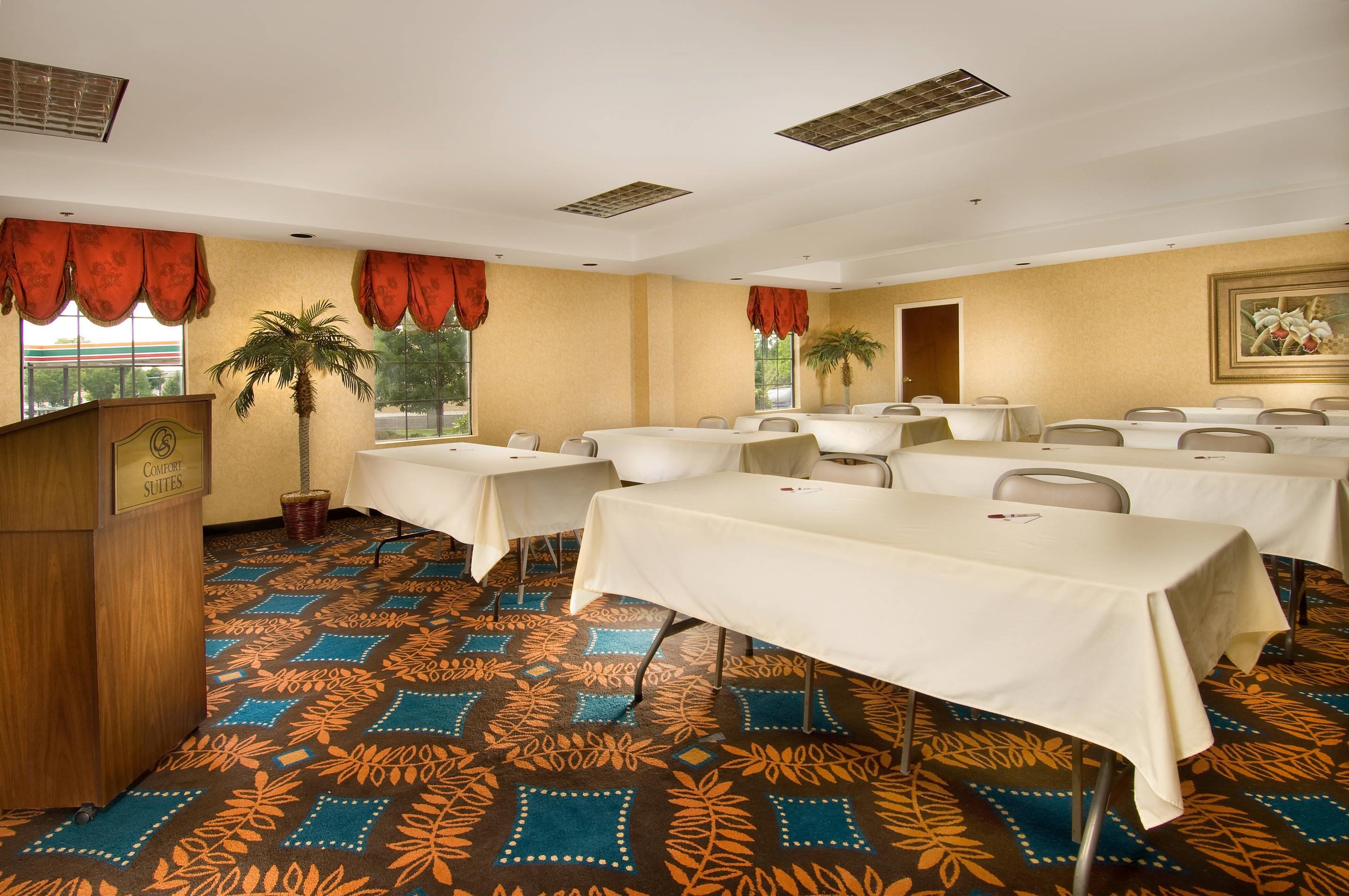 Large space for receptions, parties, anniversaries, and business meetings