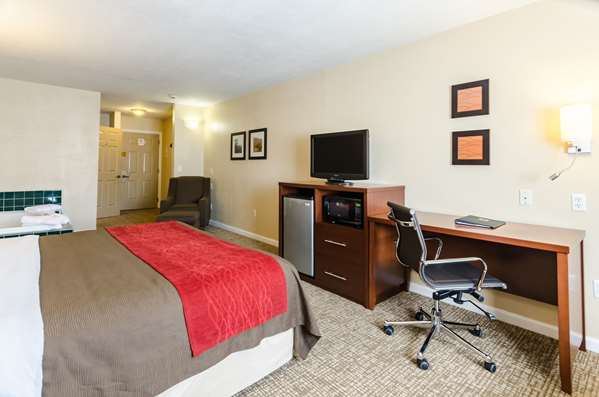  - Comfort Inn Fort Chiswell - I-77 & I-81, Exit 80