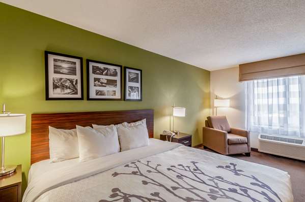  - Sleep Inn & Suites Harrisonburg - I-81, Exit 247