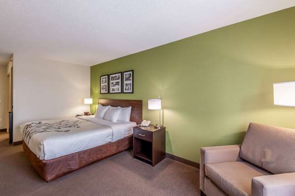  - Sleep Inn & Suites Harrisonburg - I-81, Exit 247