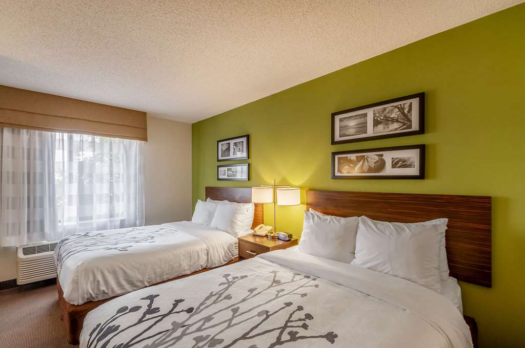 SLEEP INN AND SUITES HARRISONBURG N-guestroom-Guest Room,Suite,On-Site.jpg