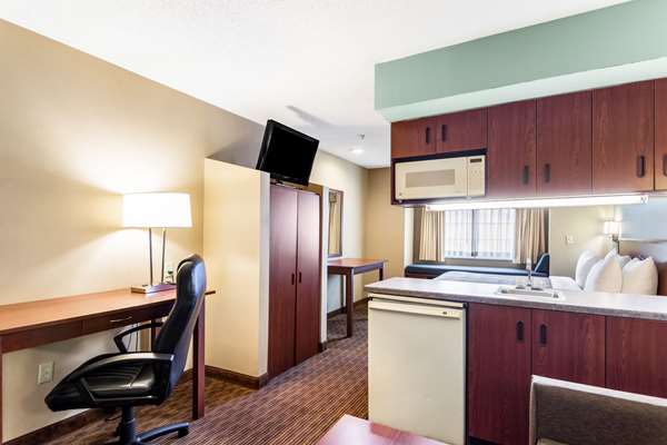 Suite - Quality Inn Chester - I-95, Exit 61A
